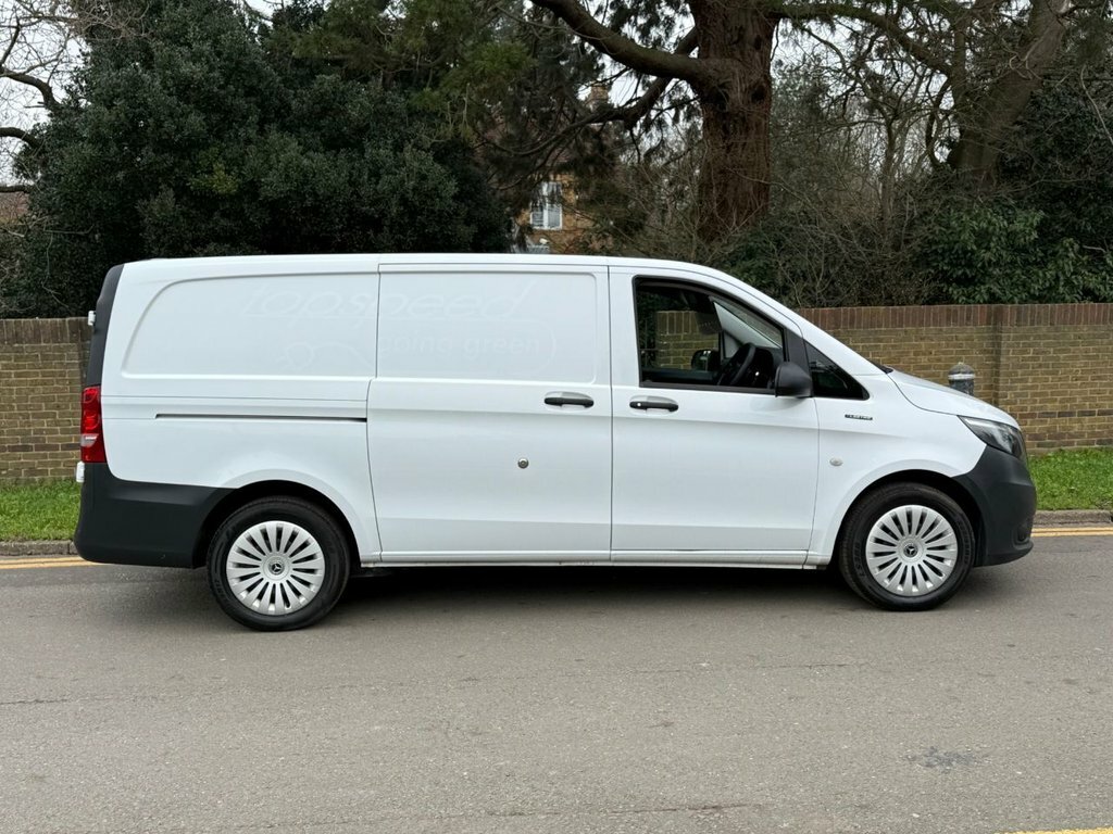 Mercedes-Benz eVito Mpv YK72EWW White #6