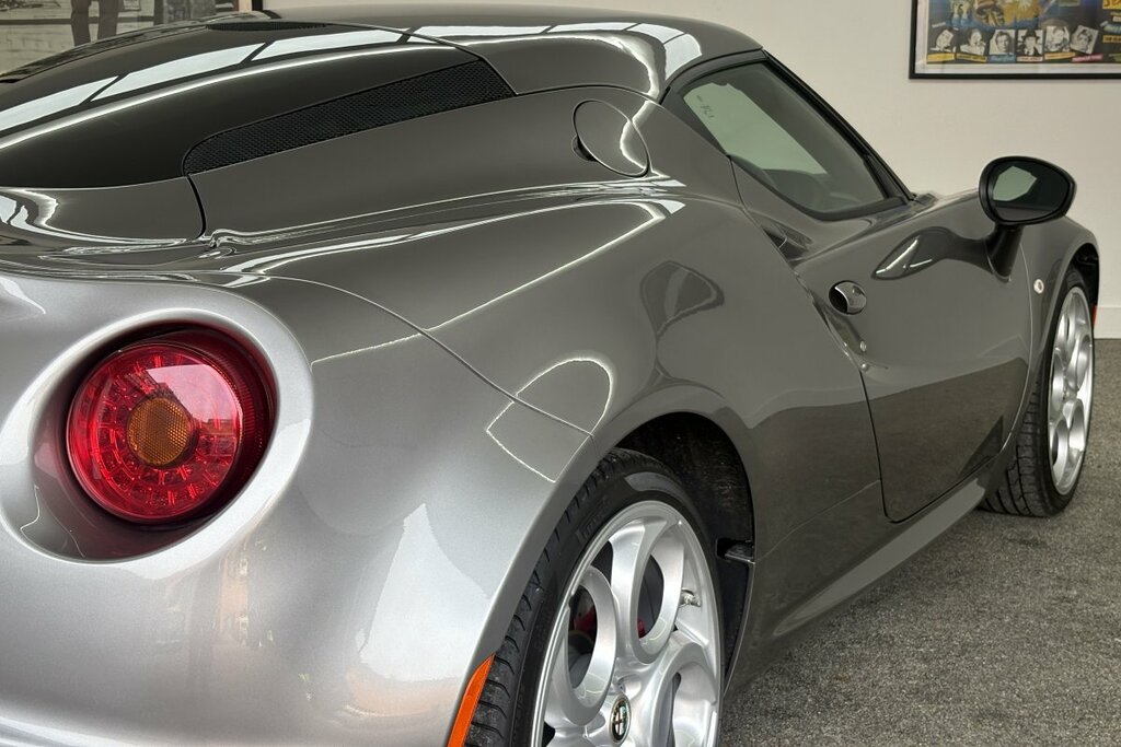 Alfa Romeo 4C Coupe 2dr Red #8
