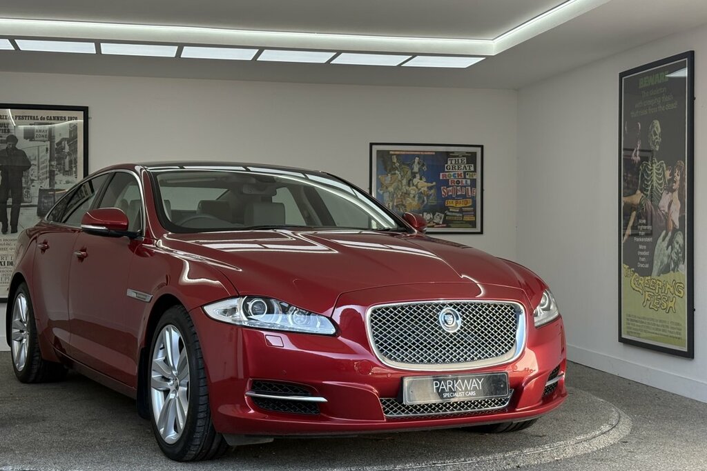 Jaguar XJ 3.0D Premium Luxury Saloon Red