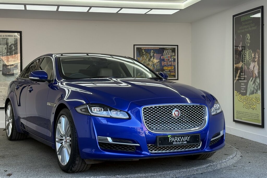 Jaguar XJ 3.0 D Portfolio Saloon Blue