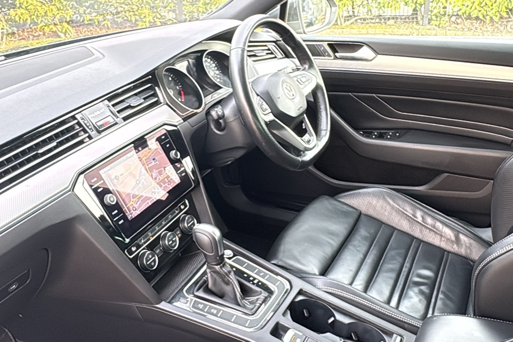 Volkswagen Passat 2.0 Tdi Scr 190 R-line Dsg 190 Ps MJ21WLC Grey #2