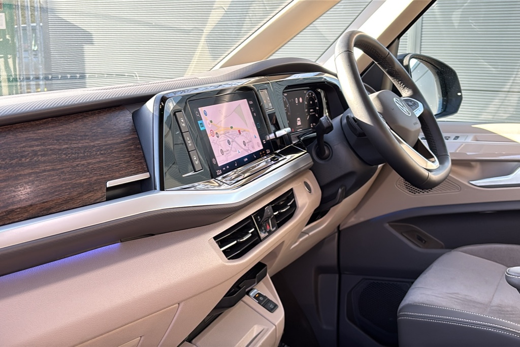 Volkswagen Multivan 2.0 Tsi Style Dsg 6 Seat 204 Ps Silver #2