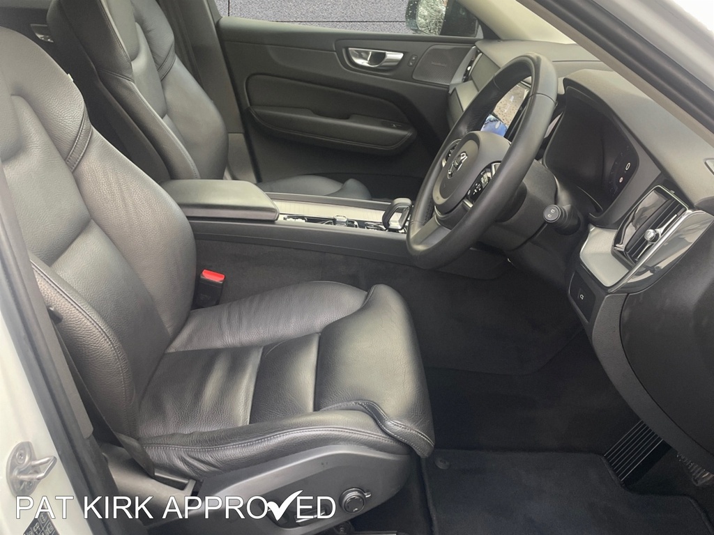 Volvo XC60 2.0 B4d Plus Dark Awd Geartronic NL23LBK White #5