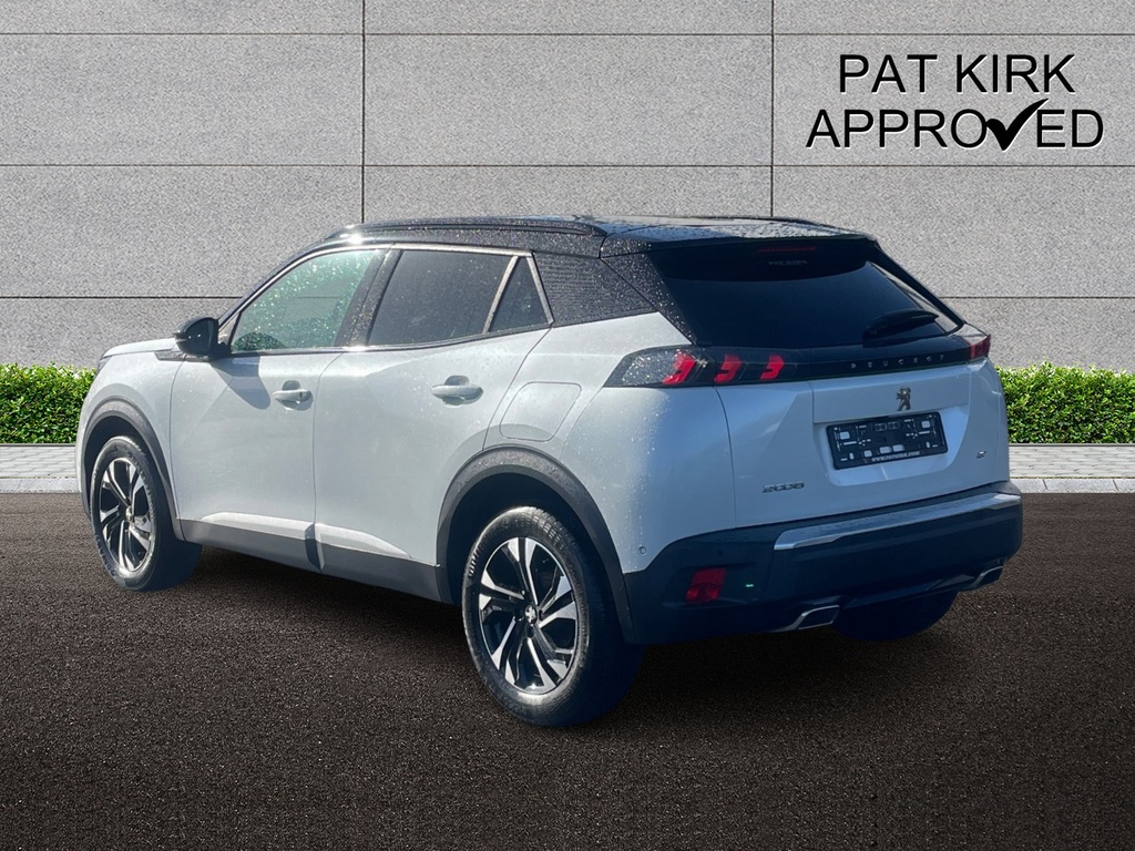 Peugeot 2008 1.2 Puretech 130 Gt CJ71GGF White #2