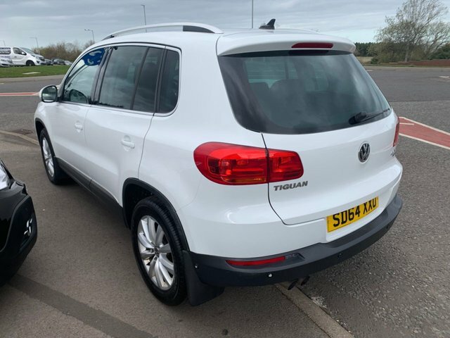 Volkswagen Tiguan 2014 2.0 Tdi Bluemotion Tech Match Suv SD64XXU White #4