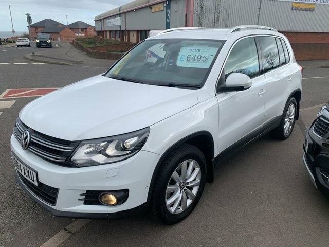 Volkswagen Tiguan 2014 2.0 Tdi Bluemotion Tech Match Suv SD64XXU White #3