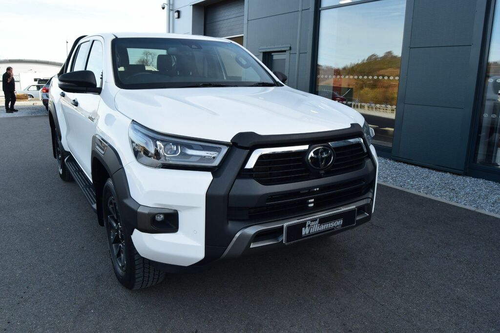 Toyota HILUX 2.8 D-4d Invincible X Pickup Double Cab E3AWT White #6