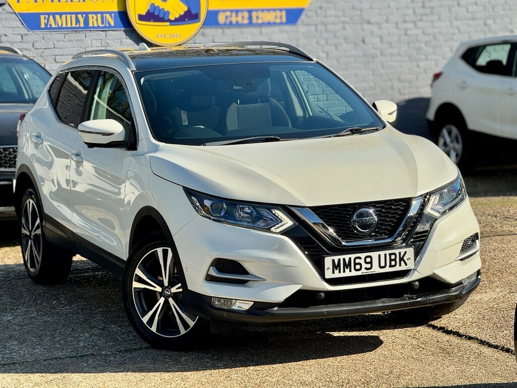 Nissan Qashqai Qashqai N-connecta Dci MM69UBK White #6
