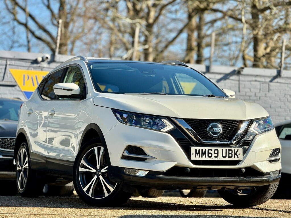 Nissan Qashqai Qashqai N-connecta Dci MM69UBK White #5