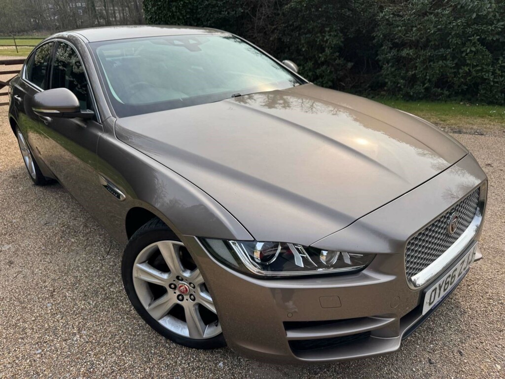 Jaguar XE Portfolio D Awd 4Wd