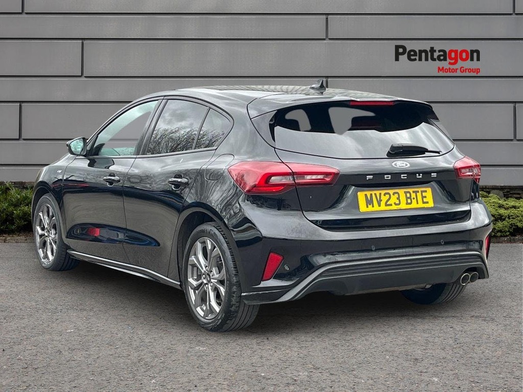 Ford Focus 1.0T Ecoboost St Line Hatchback MV23BTE Black #2