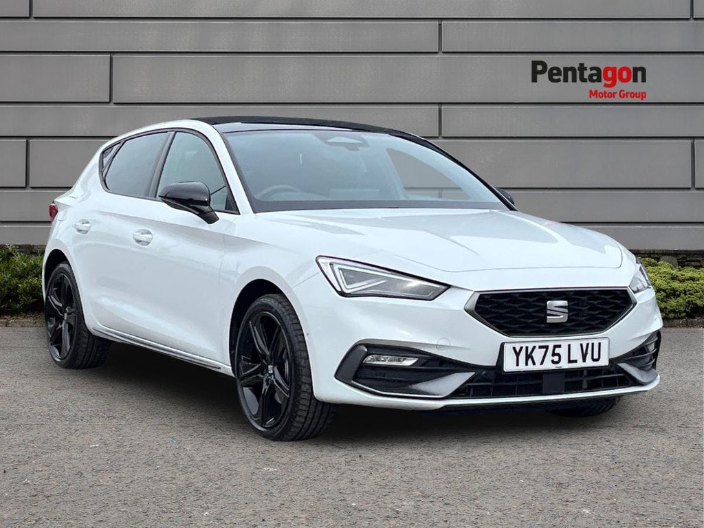 Seat Leon 1.5 Ehybrid 25.8Kwh Fr Black Edition Hatchback White
