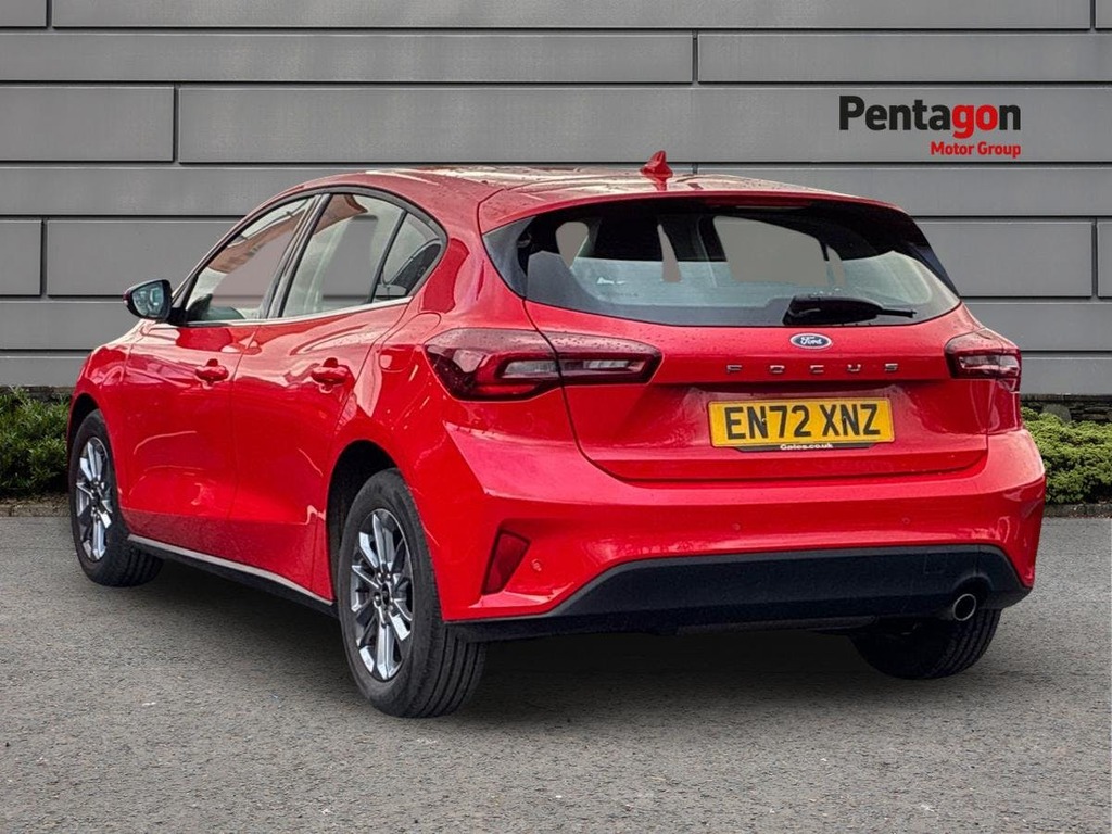Ford Focus 1.0T Ecoboost Titanium Hatchback EN72XNZ Red #2