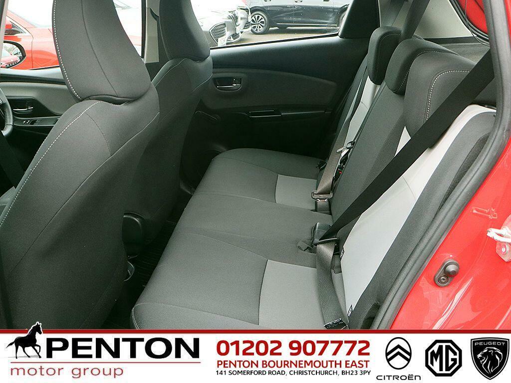 Toyota Yaris 1.5 Vvt-h Icon Tech E-cvt Euro 6 Ss HJ69GXC Red #5