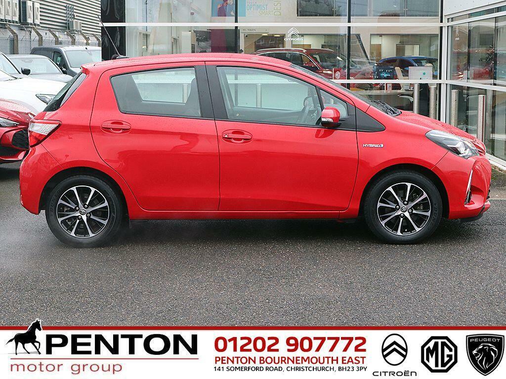 Toyota Yaris 1.5 Vvt-h Icon Tech E-cvt Euro 6 Ss HJ69GXC Red #4