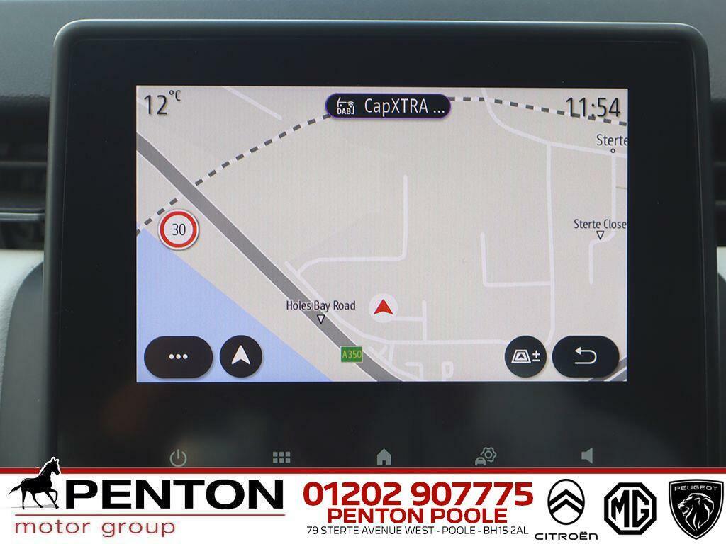 Renault Clio 1.6 E-tech Techno Euro 6 Ss AVZ1833 Orange #2