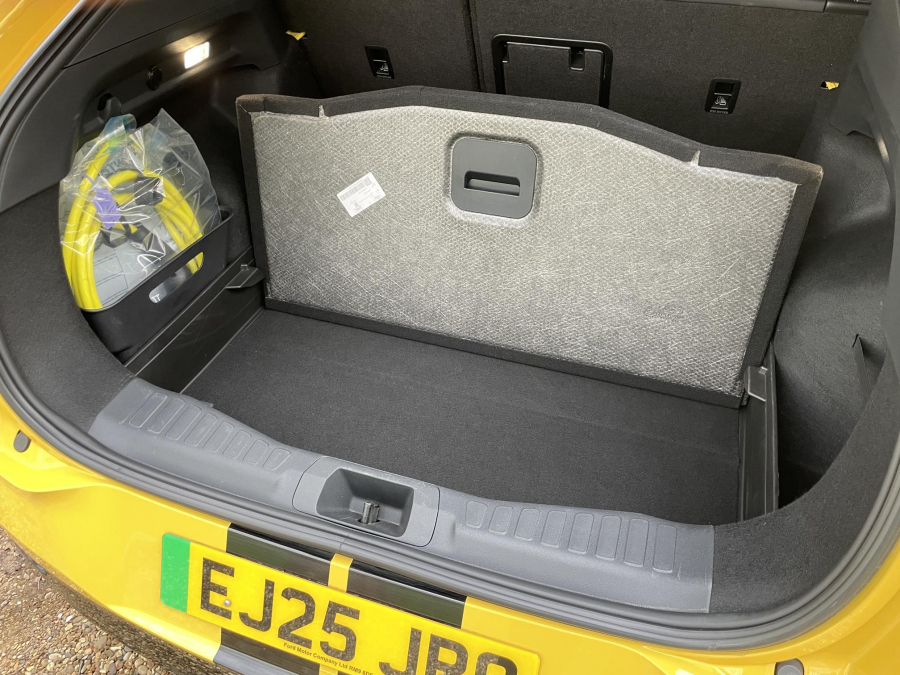Ford Capri Ev Premium EJ25JRO Yellow #6