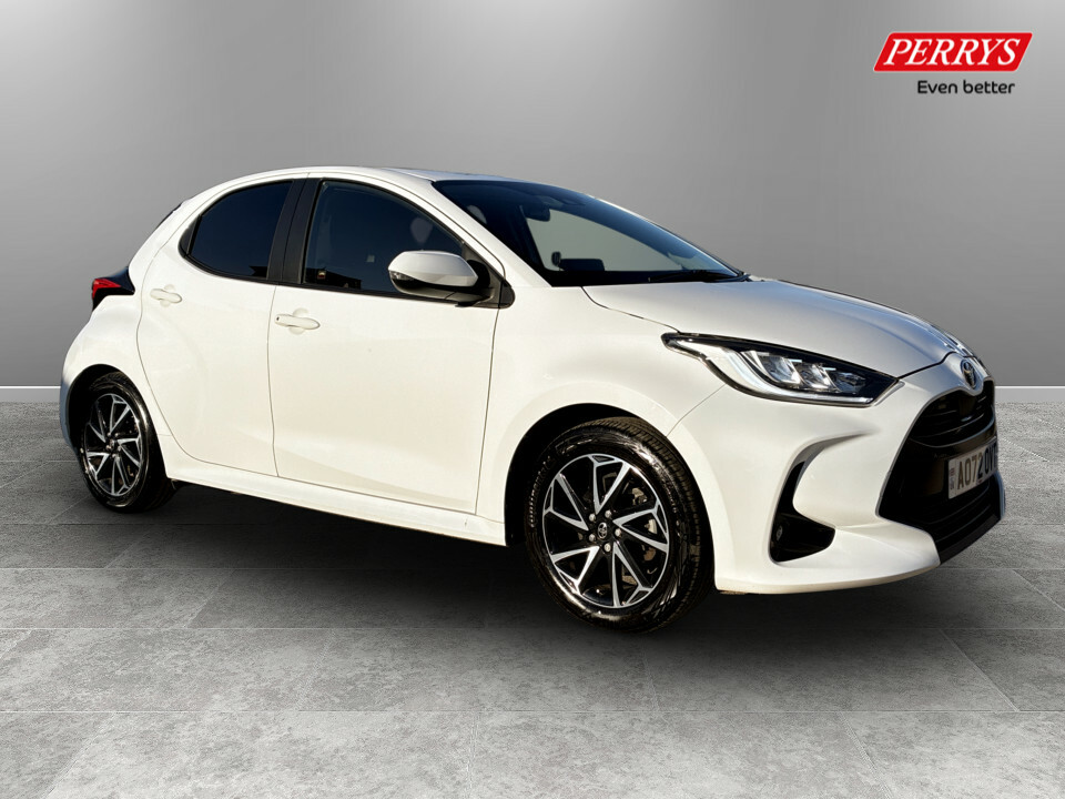 Toyota Yaris 1.5 Hybrid Design Cvt White