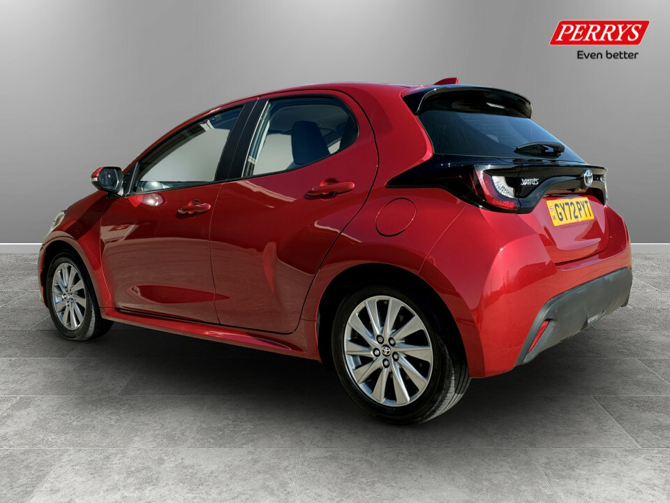 Toyota Yaris 1.5 Hybrid Icon Cvt GY72PYT Red #5