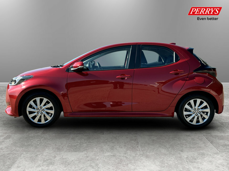 Toyota Yaris 1.5 Hybrid Icon Cvt GY72PYT Red #4