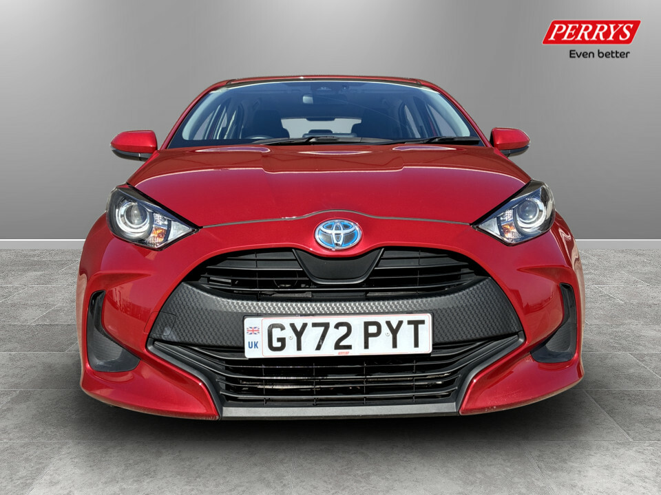Toyota Yaris 1.5 Hybrid Icon Cvt GY72PYT Red #2