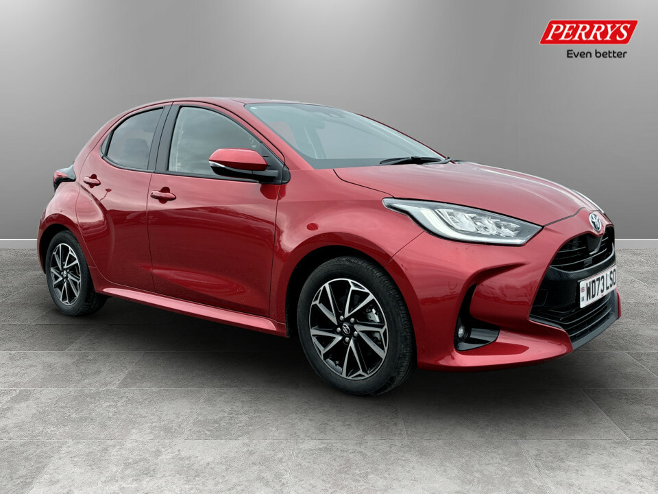 Toyota Yaris 1.5 Hybrid Design Cvt Red