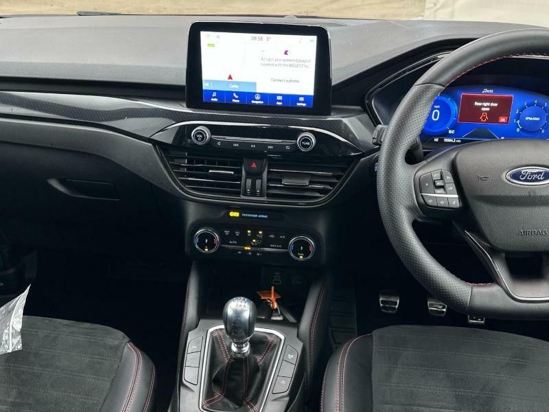 Ford Kuga 1.5 Ecoboost 150 St-line Edition AX72HNW Red #4