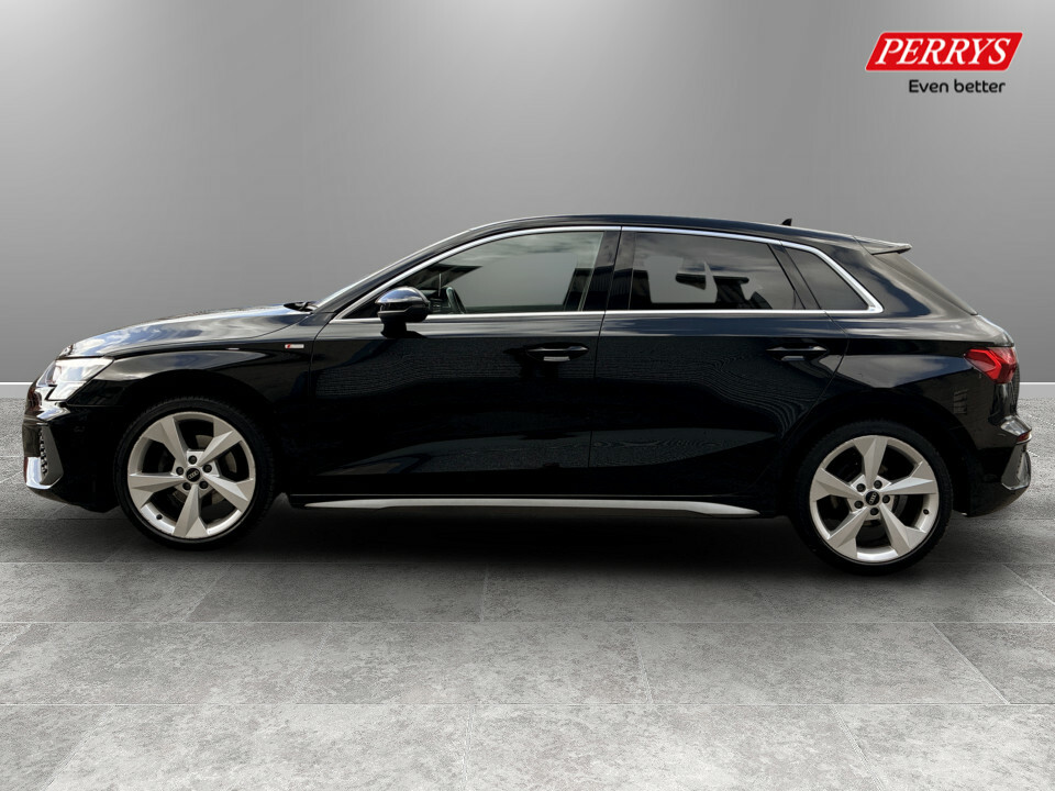 Audi A3 30 Tfsi S Line S Tronic MC72XLG Black #4