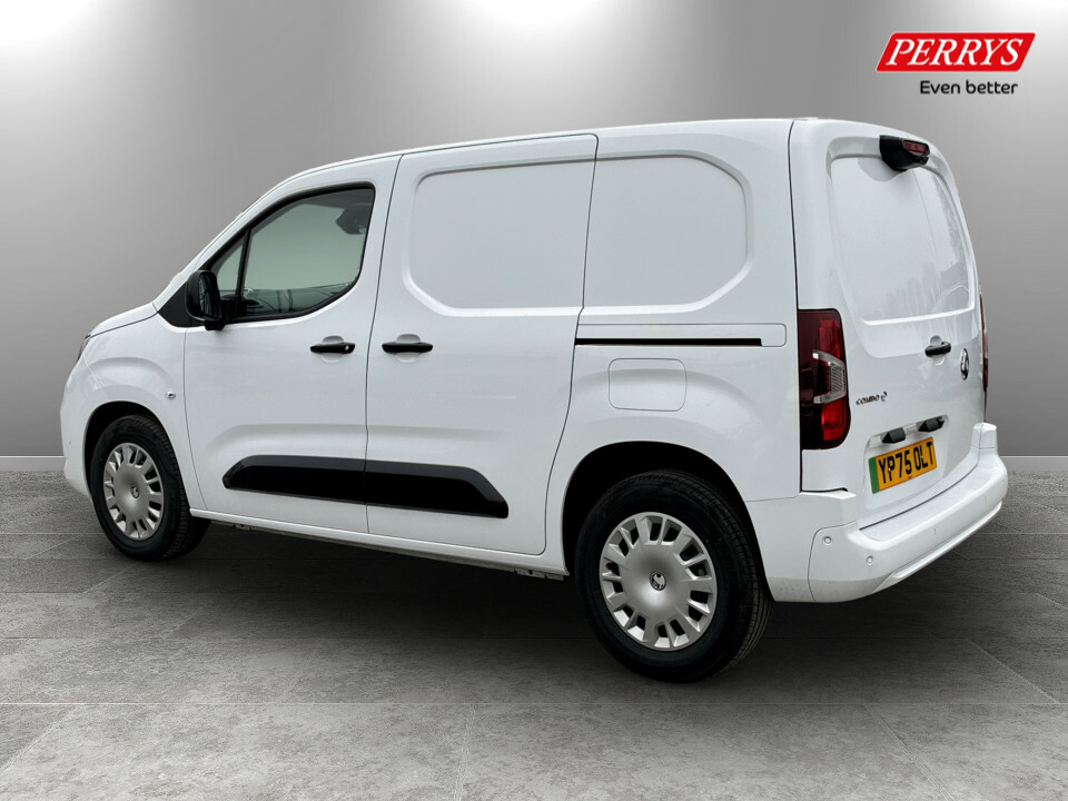Vauxhall Combo-e Life 100Kw Pro 52Kwh H1 Van White #5