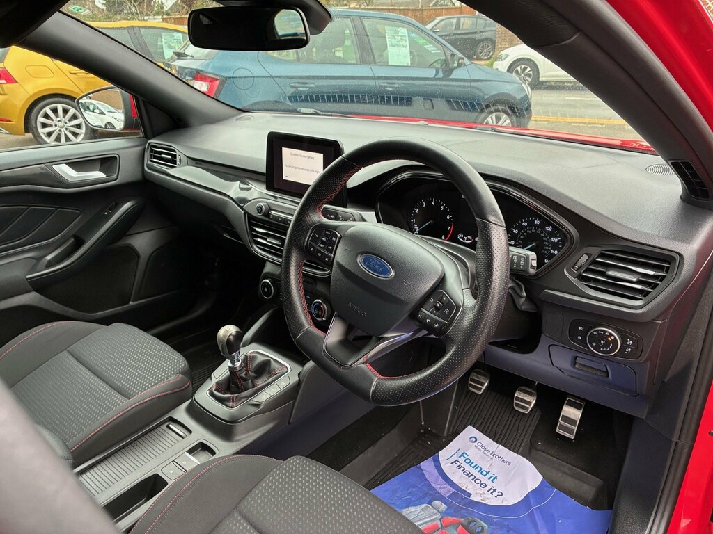 Ford Focus St-line 1.0 Ecoboost 125 6 WP68BXF Red #2