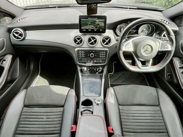Mercedes-Benz GLA Class 2016 2.1 Gla200d Amg Line Suv 7G-dct Eu Grey #3