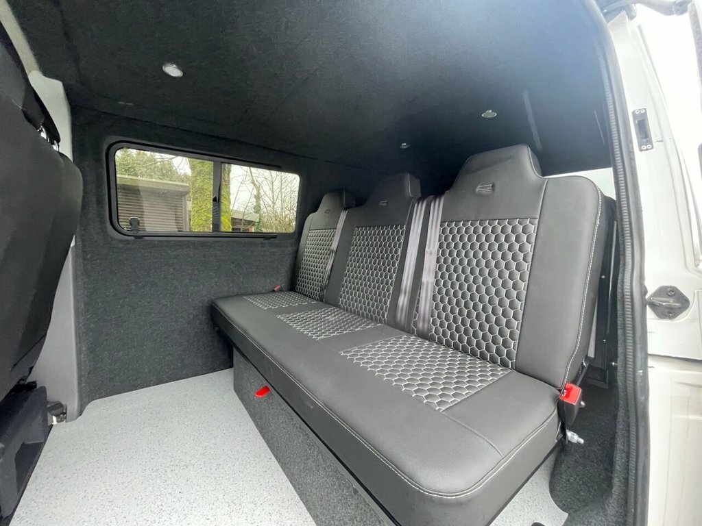 Volkswagen Transporter 2L Startline AJ21XXF White #2