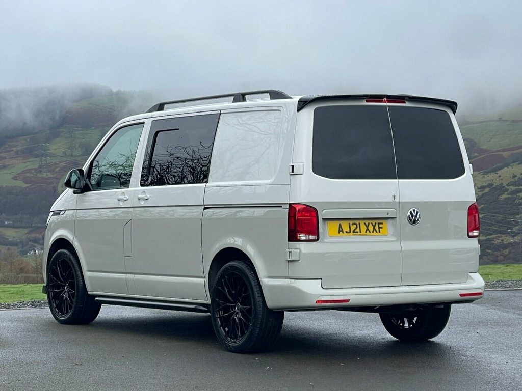 Volkswagen Transporter 2L Startline AJ21XXF White #5