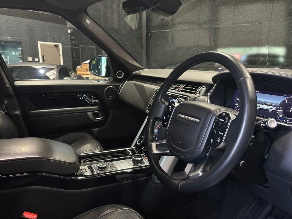 Land Rover Range Rover 4.4L Autobiography 5dr Black #2
