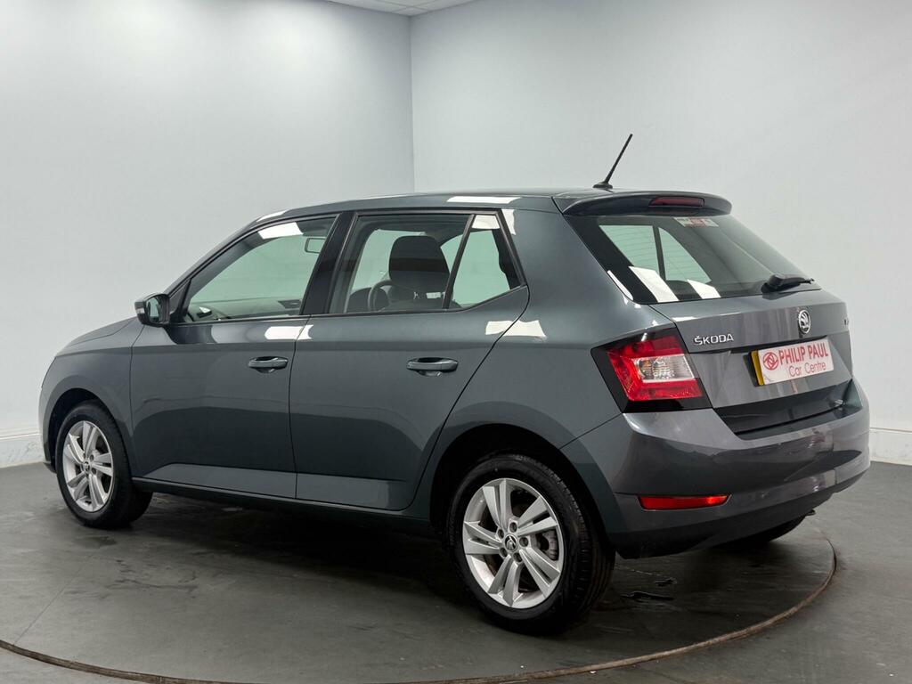 Skoda Fabia 1.0 Tsi 110 Se Dsg Grey #4
