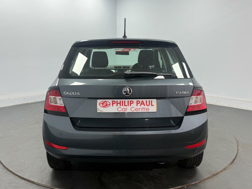Skoda Fabia 1.0 Tsi 110 Se Dsg Grey #6
