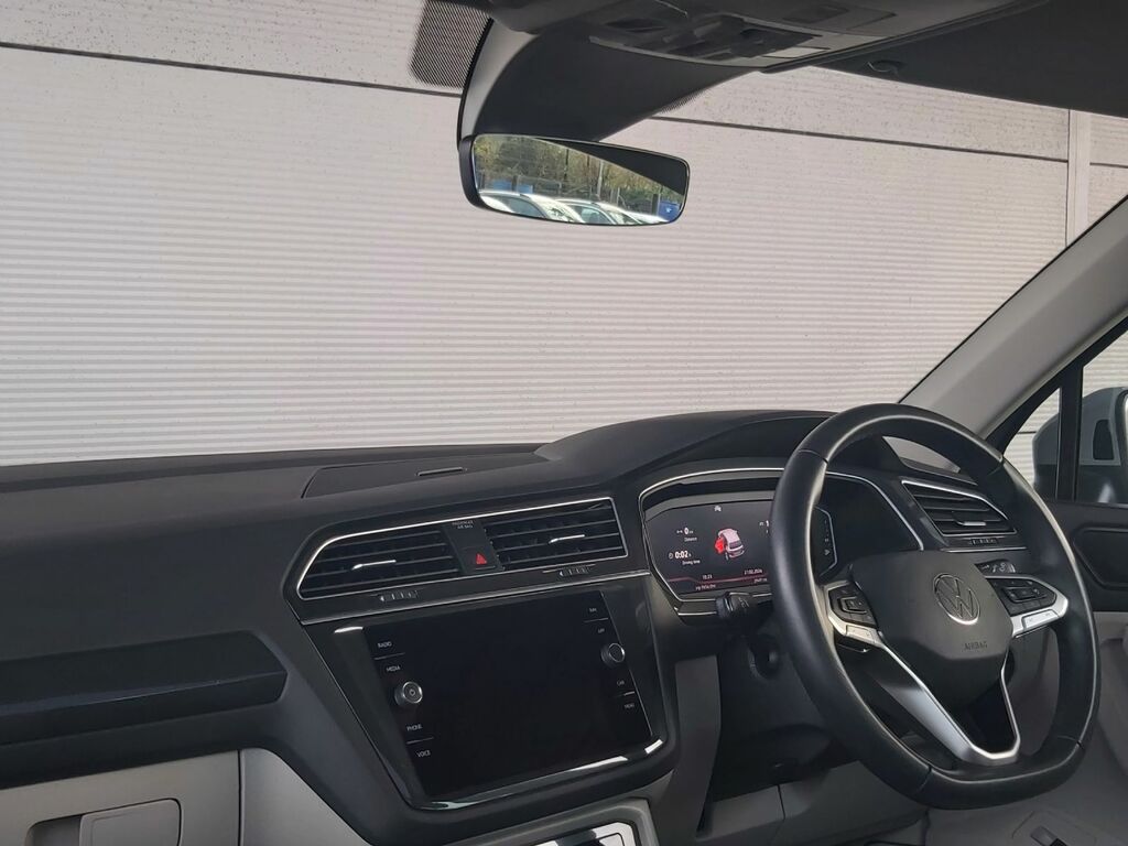 Volkswagen Tiguan 2.0 Tdi Elegance 150 Bhp 4M Dsg SK21ZNF Grey #6