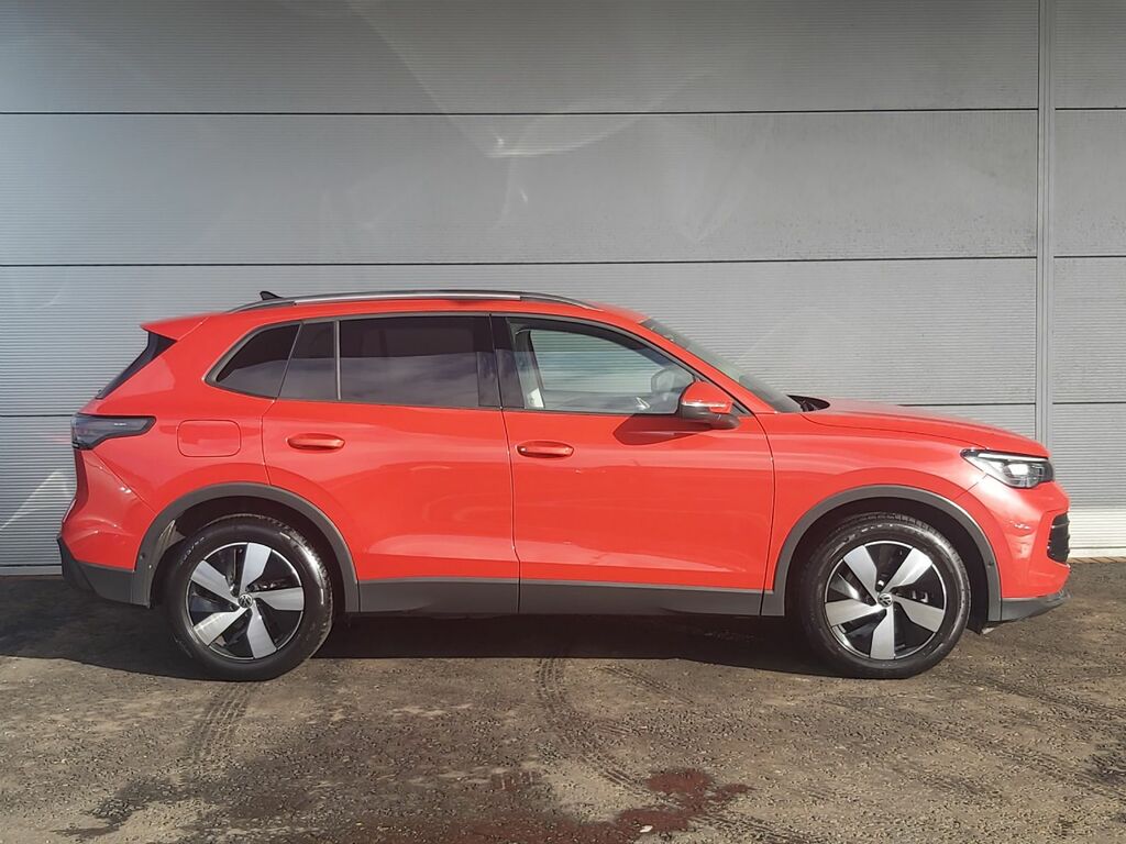 Volkswagen Tiguan 2.0 Tdi Match 150 Bhp Dsg Red #3