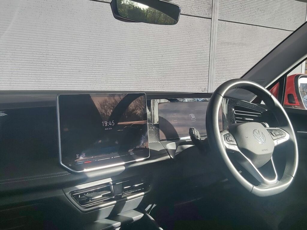 Volkswagen Tiguan 2.0 Tdi Match 150 Bhp Dsg Red #6