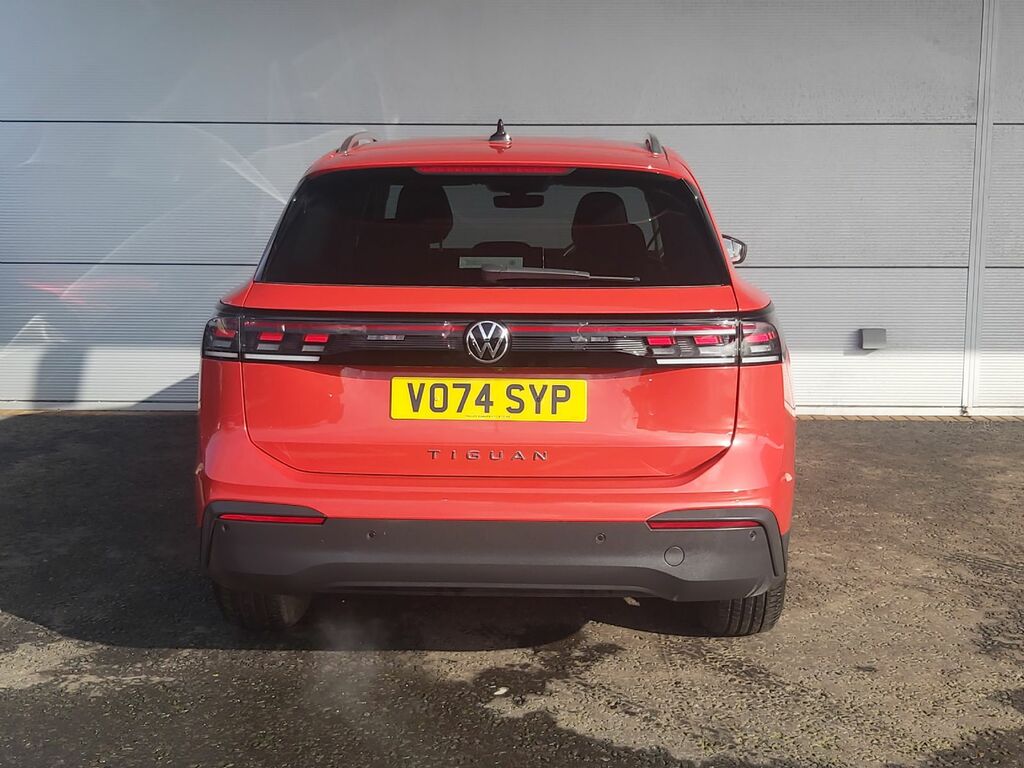 Volkswagen Tiguan 2.0 Tdi Match 150 Bhp Dsg Red #4