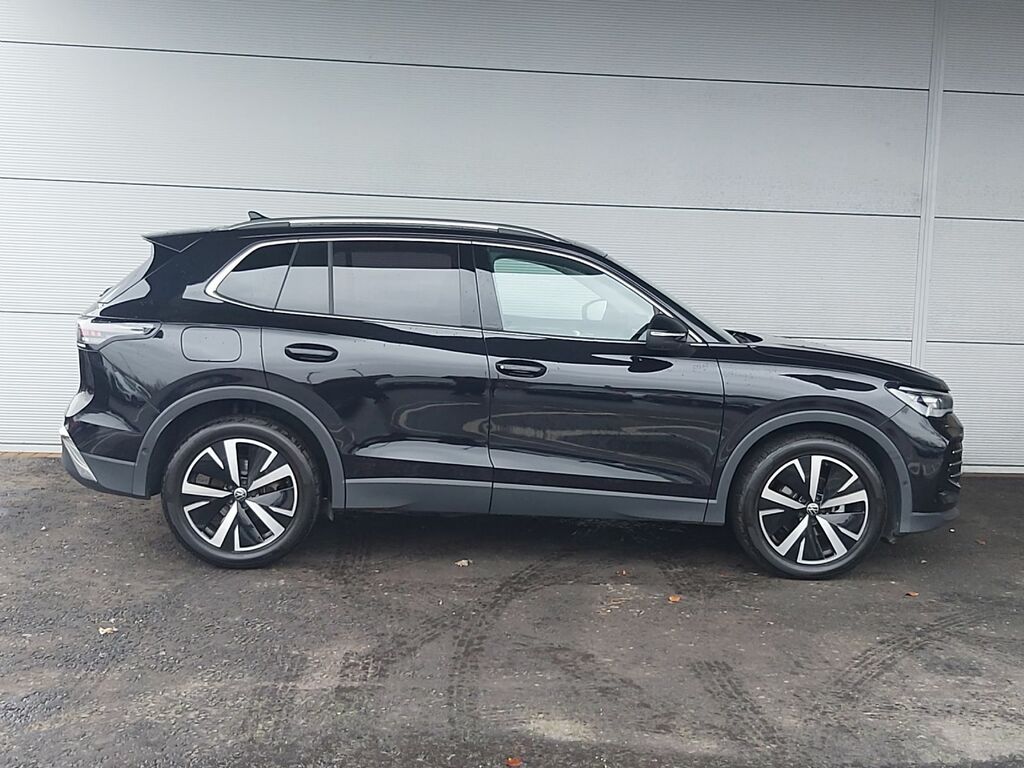 Volkswagen Tiguan 1.5 Etsi Elegance Launch Edition 150 Bhp Dsg LT24KRG Black #3
