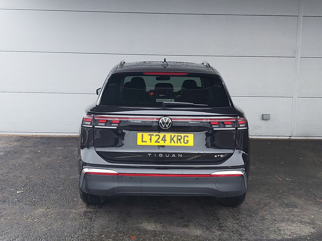 Volkswagen Tiguan 1.5 Etsi Elegance Launch Edition 150 Bhp Dsg LT24KRG Black #4