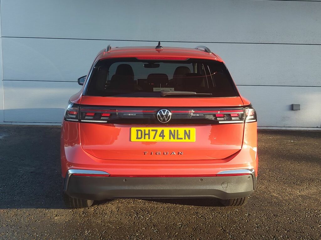 Volkswagen Tiguan 2.0 Tdi Elegance 150 Bhp Dsg DH74NLN Red #4