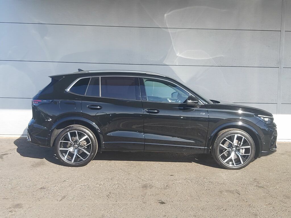 Volkswagen Tiguan 2.0 Tdi R Line 150 Bhp Dsg AJ74FSY Black #3