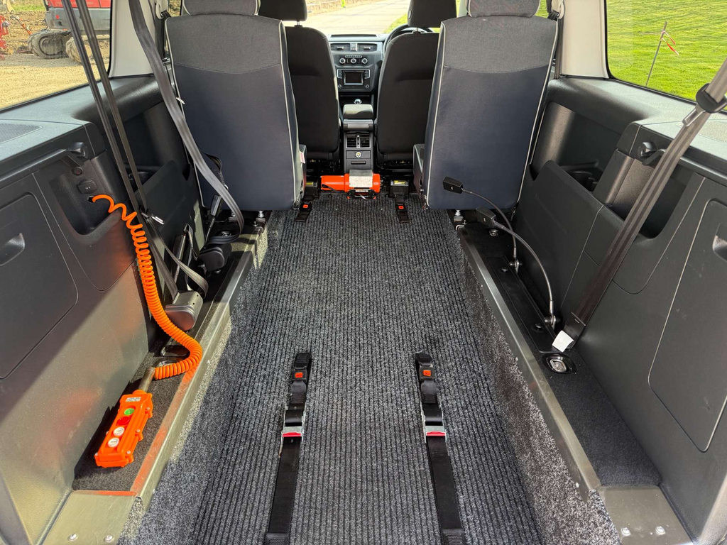 Volkswagen Caddy Maxi Life C20 Wheelchair Accessible Vehicle Wav 4 Seats NK70BNE