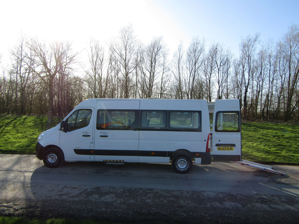 Renault Master Lm35 Wheelchair Accessible Vehicle Minibus Wav 
