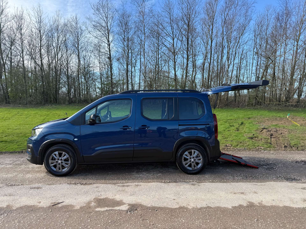 Peugeot Rifter Horizon Hdi Wheelchair Accessible Vehicle Wav 