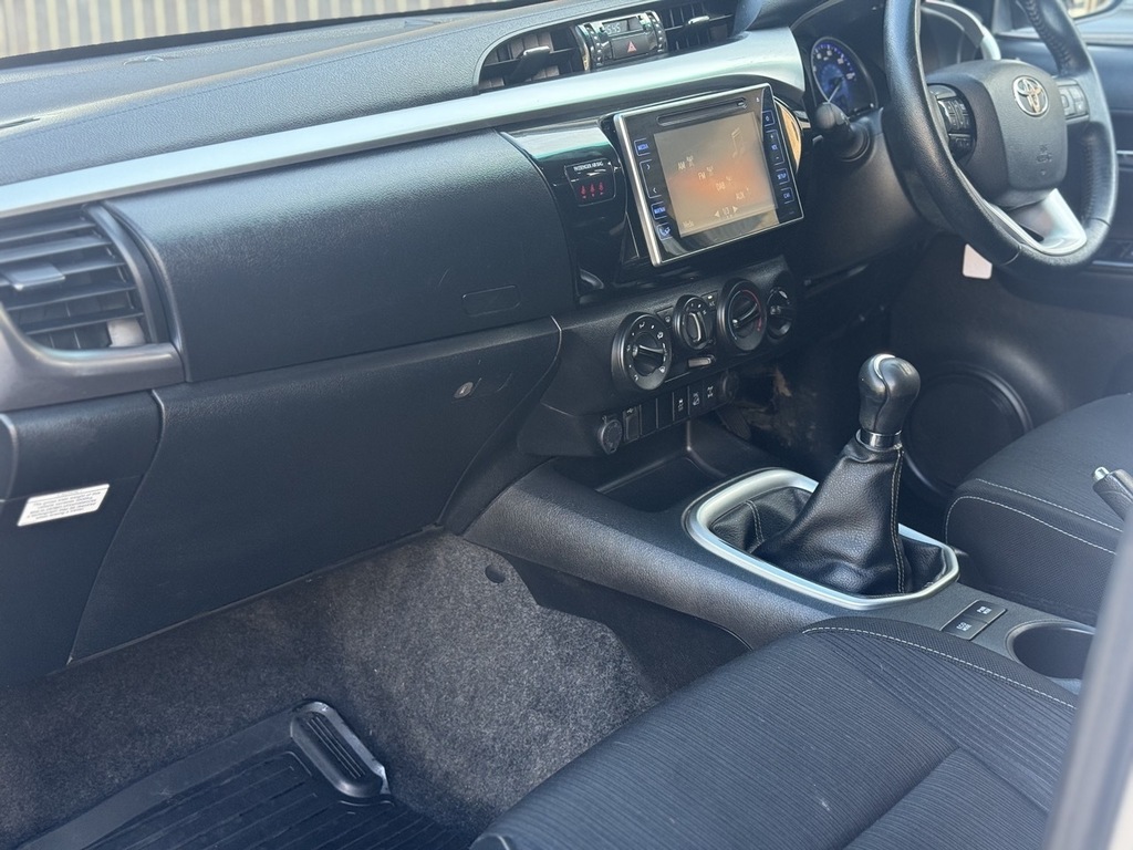Toyota HILUX D-4d Icon Silver #2