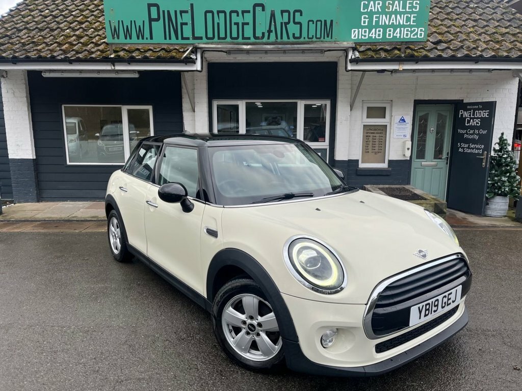 Mini Hatch 1.5L Cooper Classic White