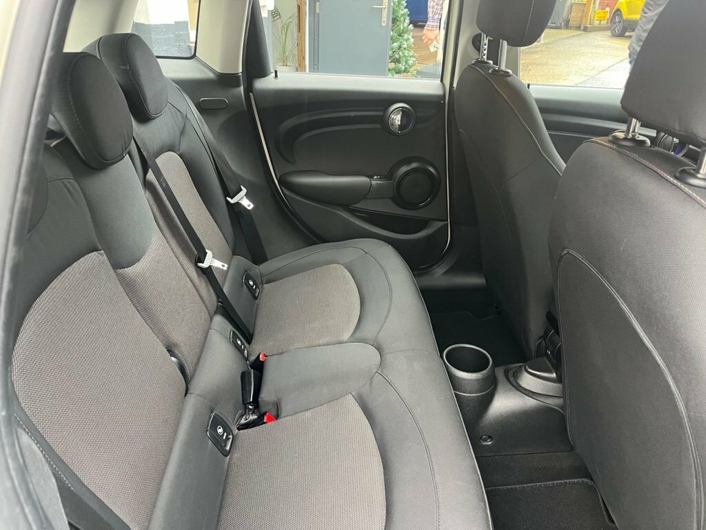 Mini Hatch 1.5L Cooper Classic YB19GEJ White #4